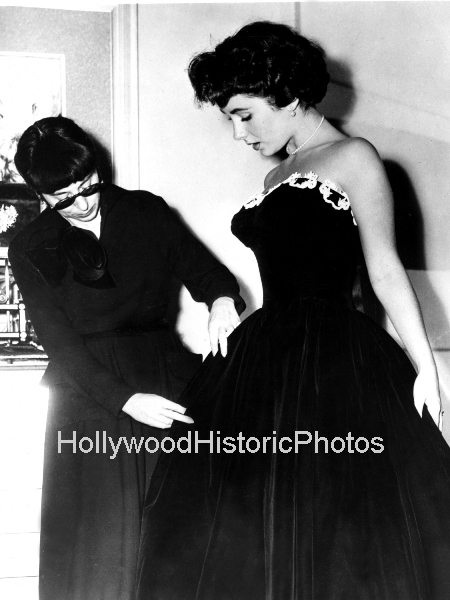 Elizabeth Taylor,Edith Head.jpg